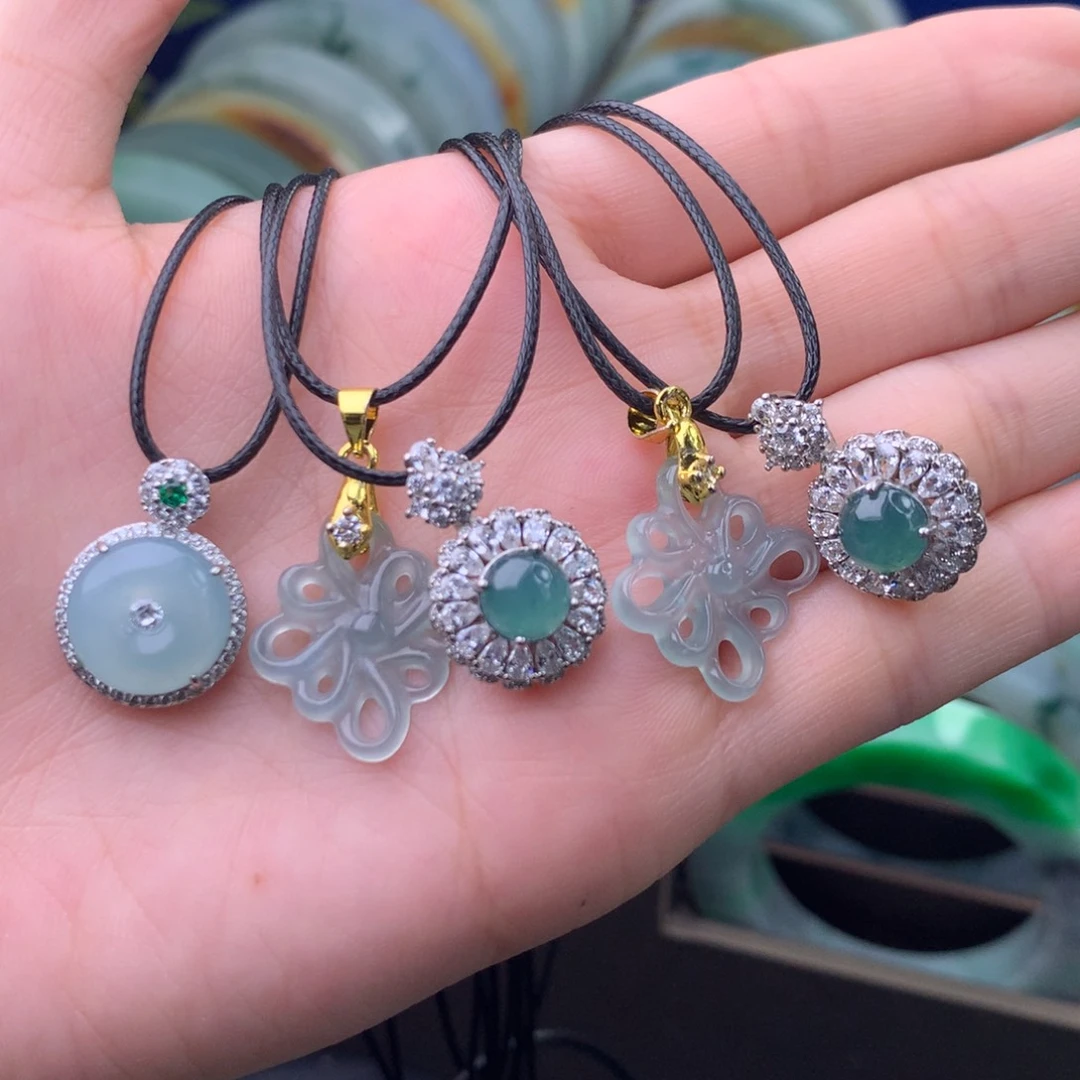 翡翠未镶嵌颈饰多样性发货发一件