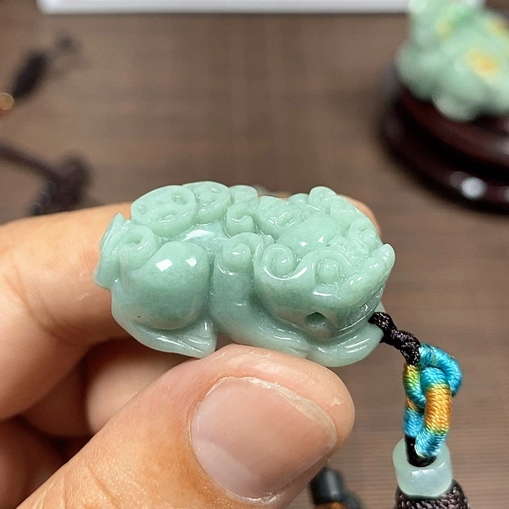 颈饰未镶嵌翡翠天然翡翠玉A货配证书