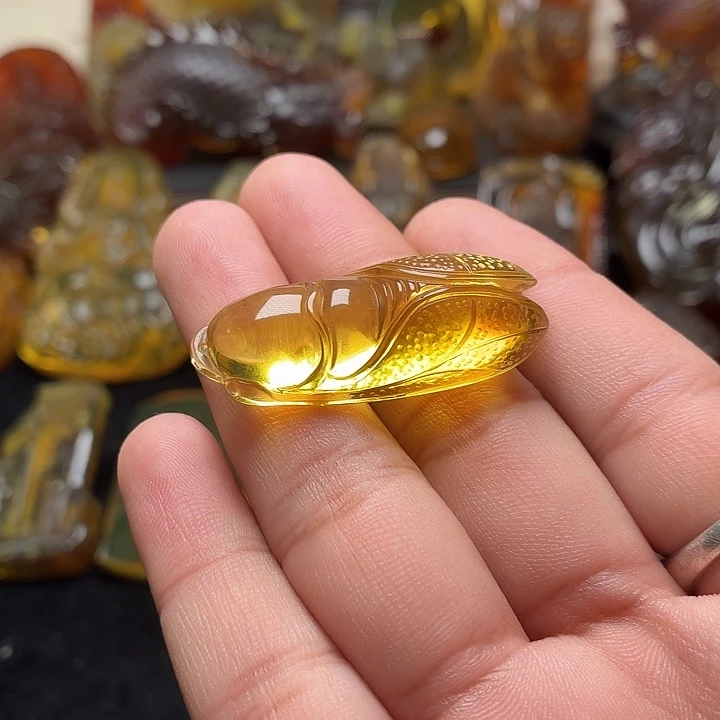 琥珀未镶嵌颈饰64