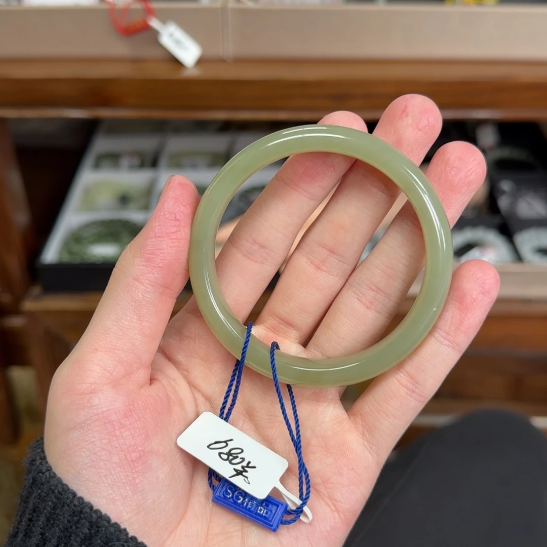 和田玉未镶嵌手镯57