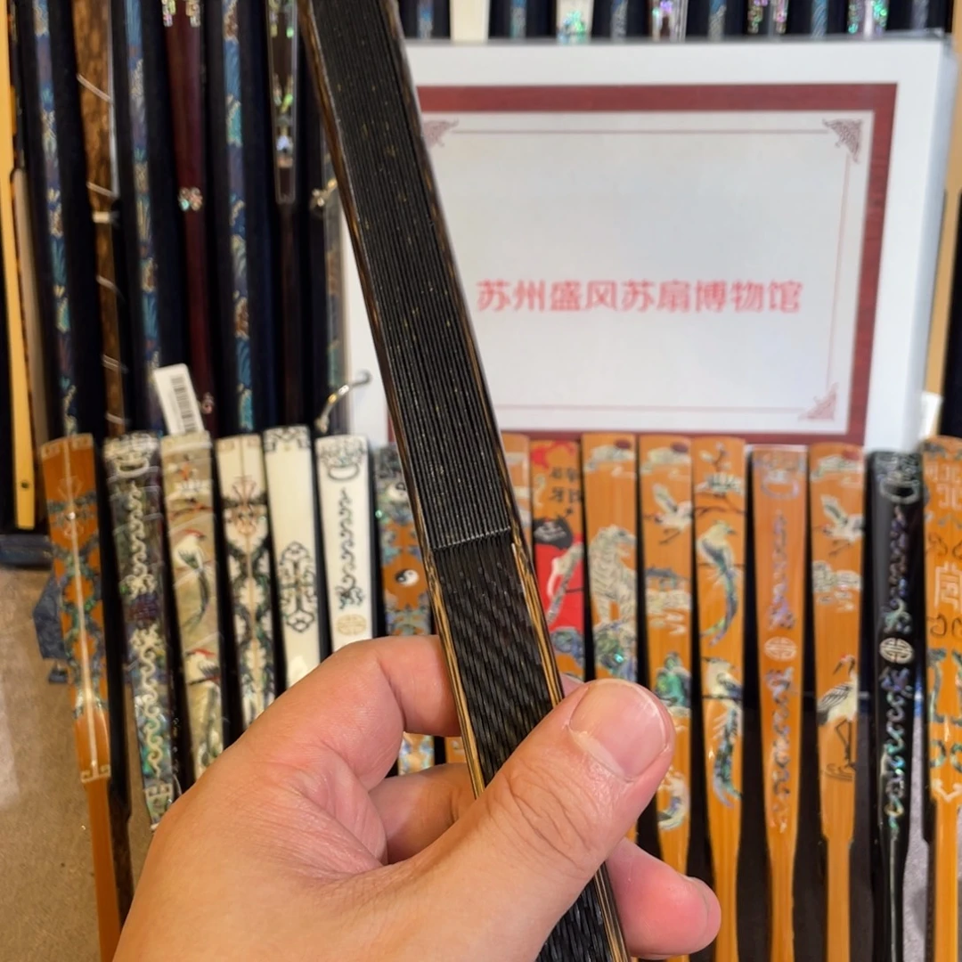 扇子手工制作工艺精湛