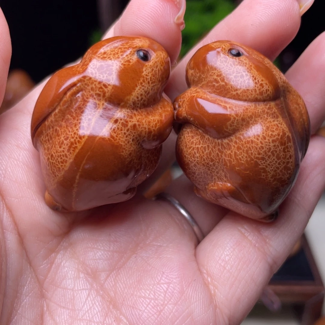 吊坠橄榄核兔子手球