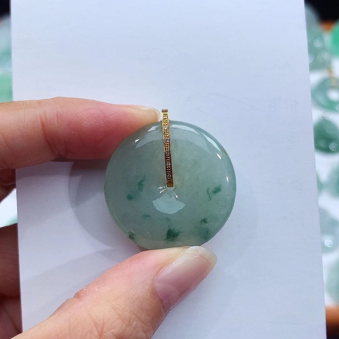 颈饰18K金镶嵌翡翠翡翠吊坠