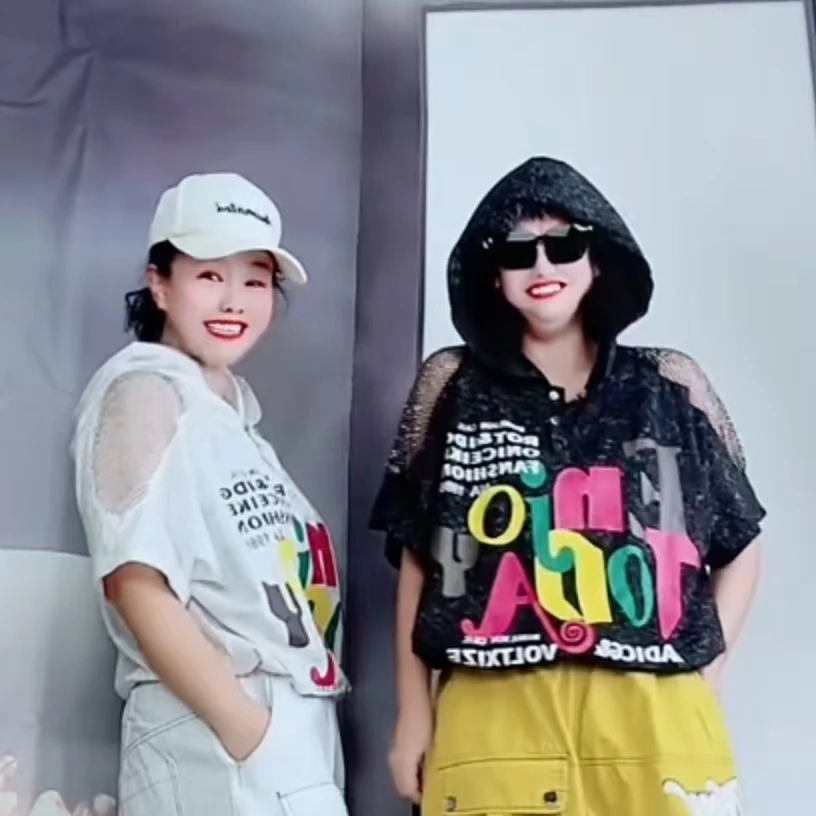 83579夏季印花抽绳肩膀镂空烫钻连帽短袖上衣