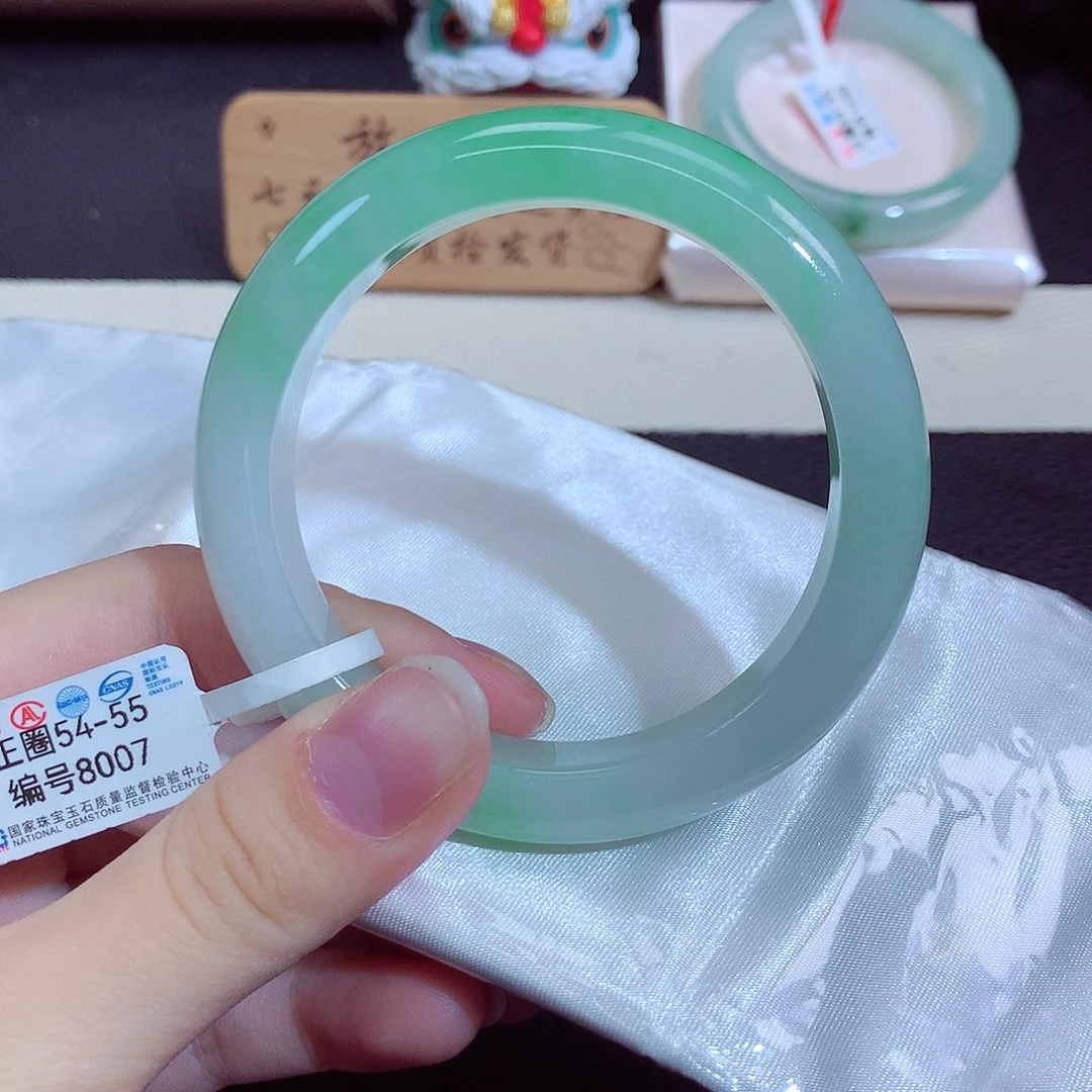 翡翠未镶嵌手镯8007