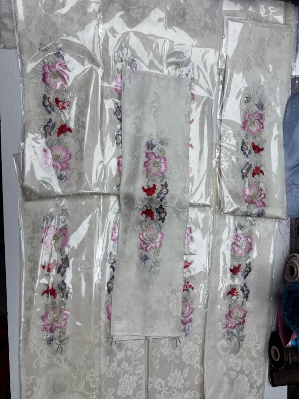 （袖口）手工刺绣蝶恋花苏绣绣片太太服辅料