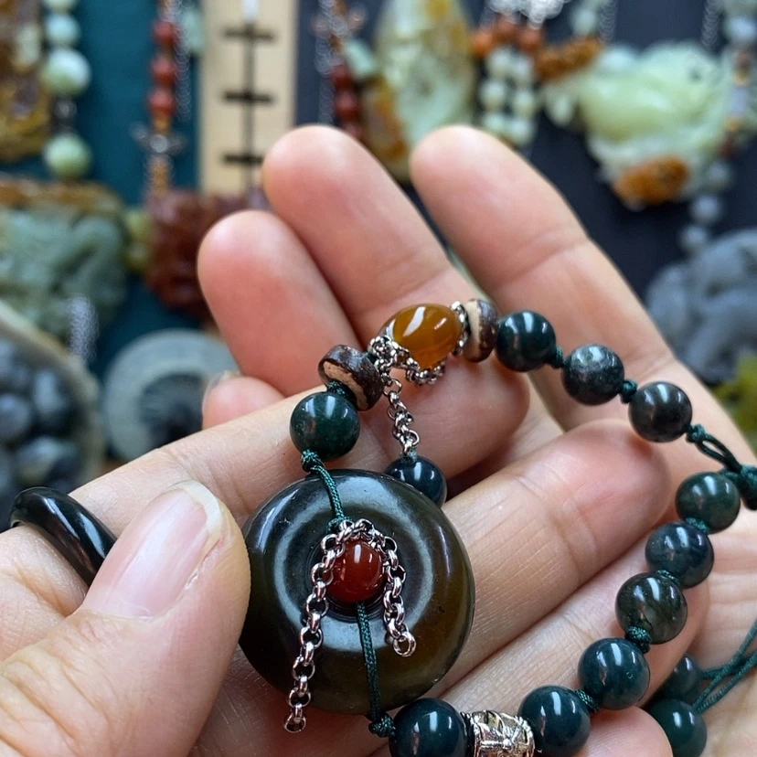 【闪购商品】蛇纹石玉手牌未镶嵌