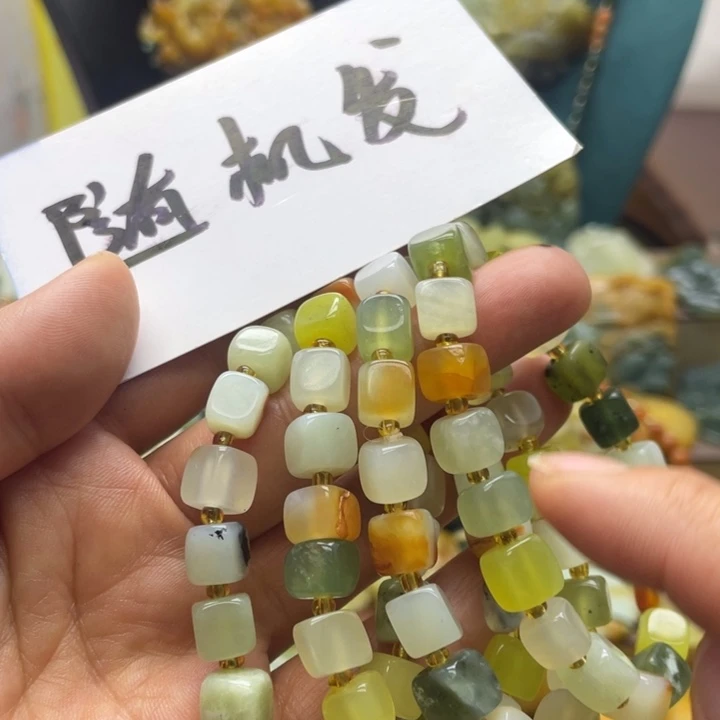 蛇纹石玉合金颈饰