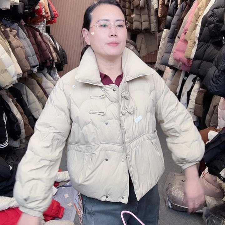 艾雨衣尚羽绒外套