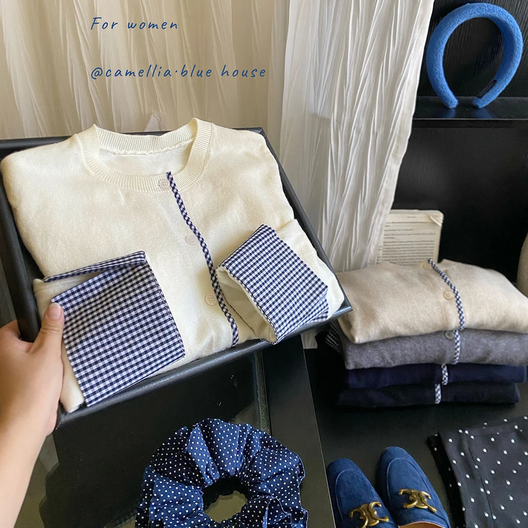 韩系撞色格子拼接长袖针织衫女秋季设计感安迪绒圆领宽松开衫上衣