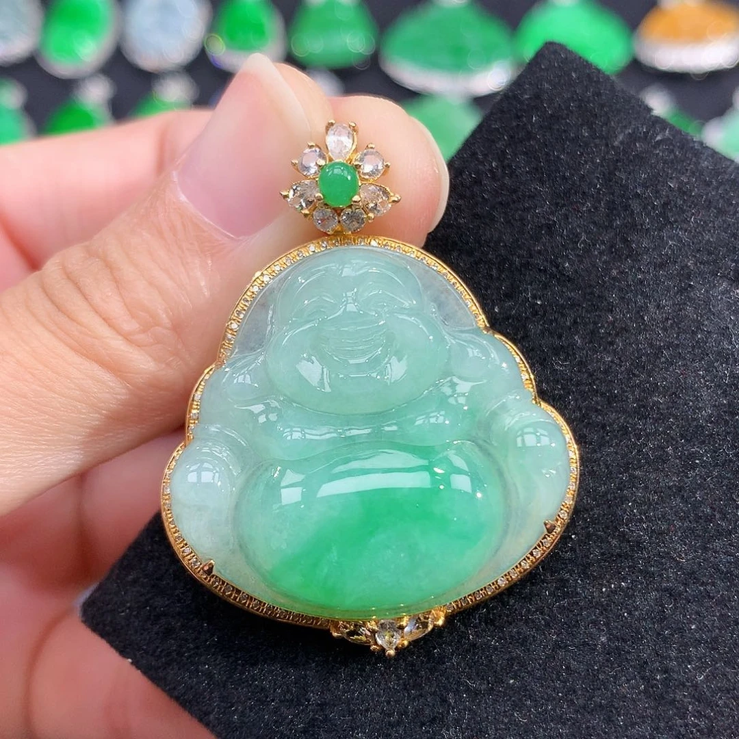 翡翠18K金镶嵌颈饰