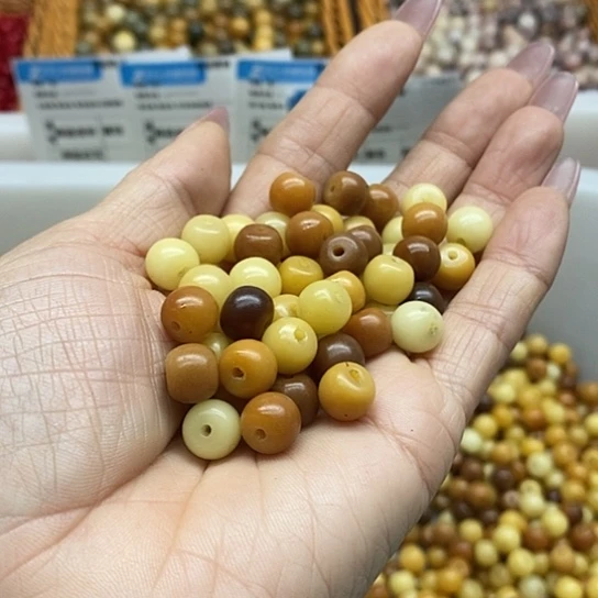 白玉菩提吊坠微瑕7/8风化鼓100卡灯牌宠100