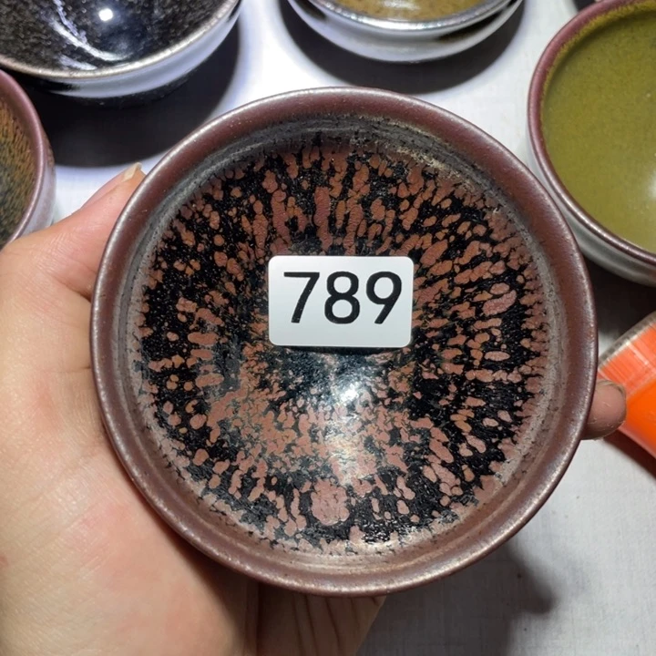 陶瓷马克杯包的设计搭配黑色T恤黑色短裤