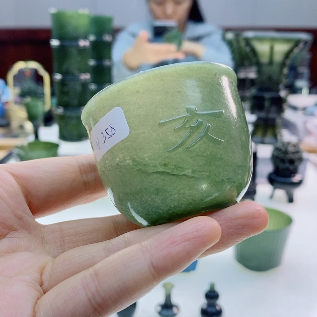 未镶嵌和田玉挂件微瑕