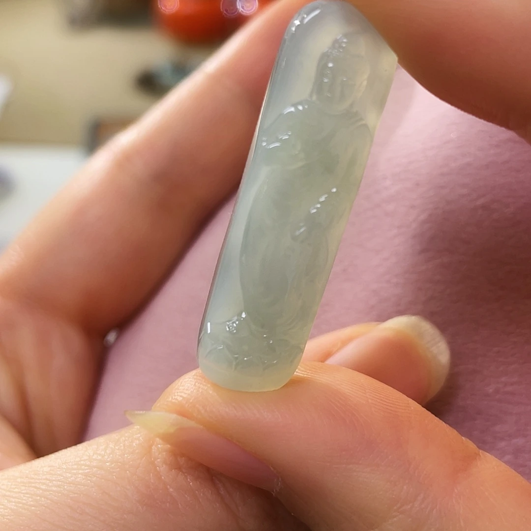 翡翠未镶嵌颈饰站佛