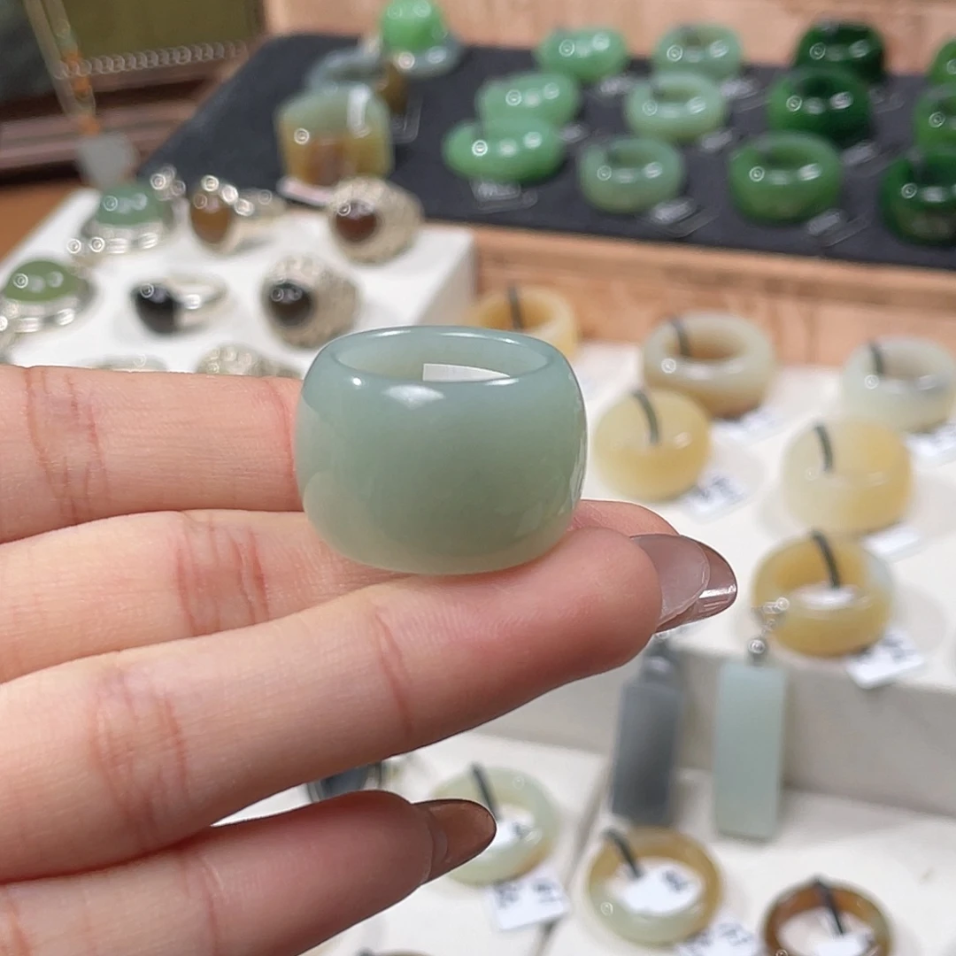 反***任和田玉未镶嵌戒指4号16.8