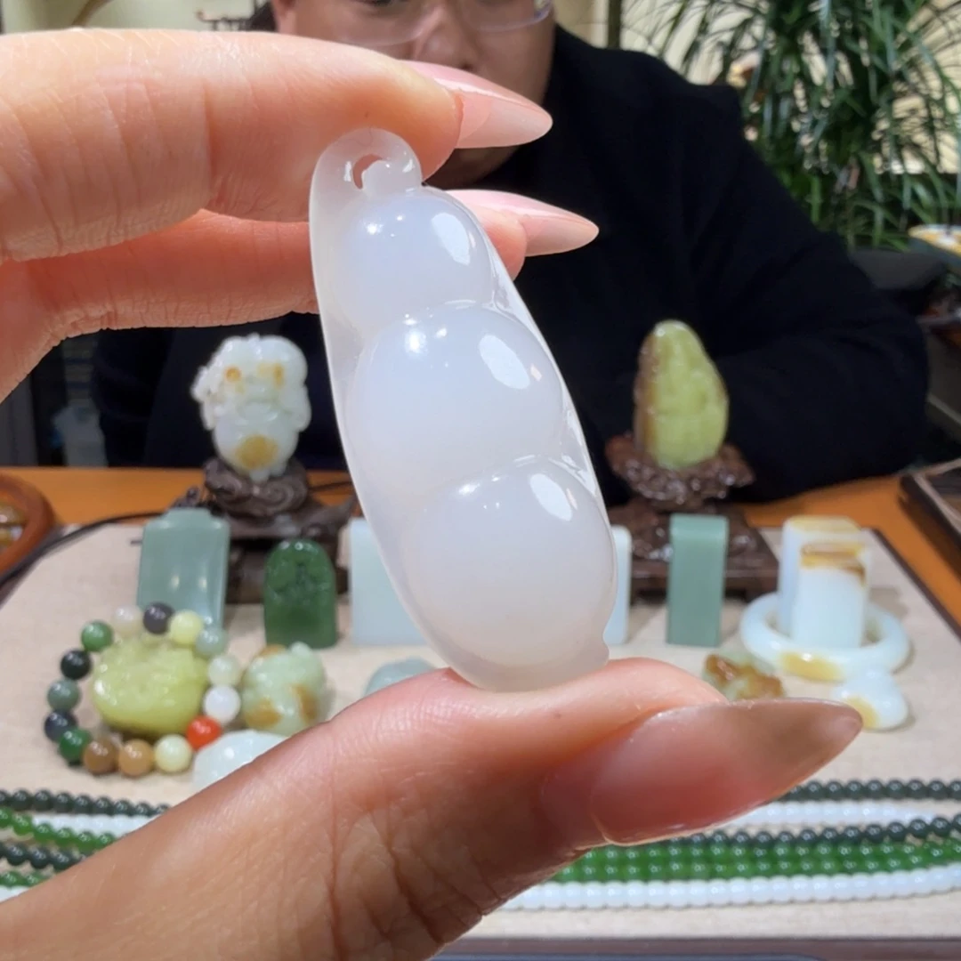 和田玉挂件未镶嵌T****r