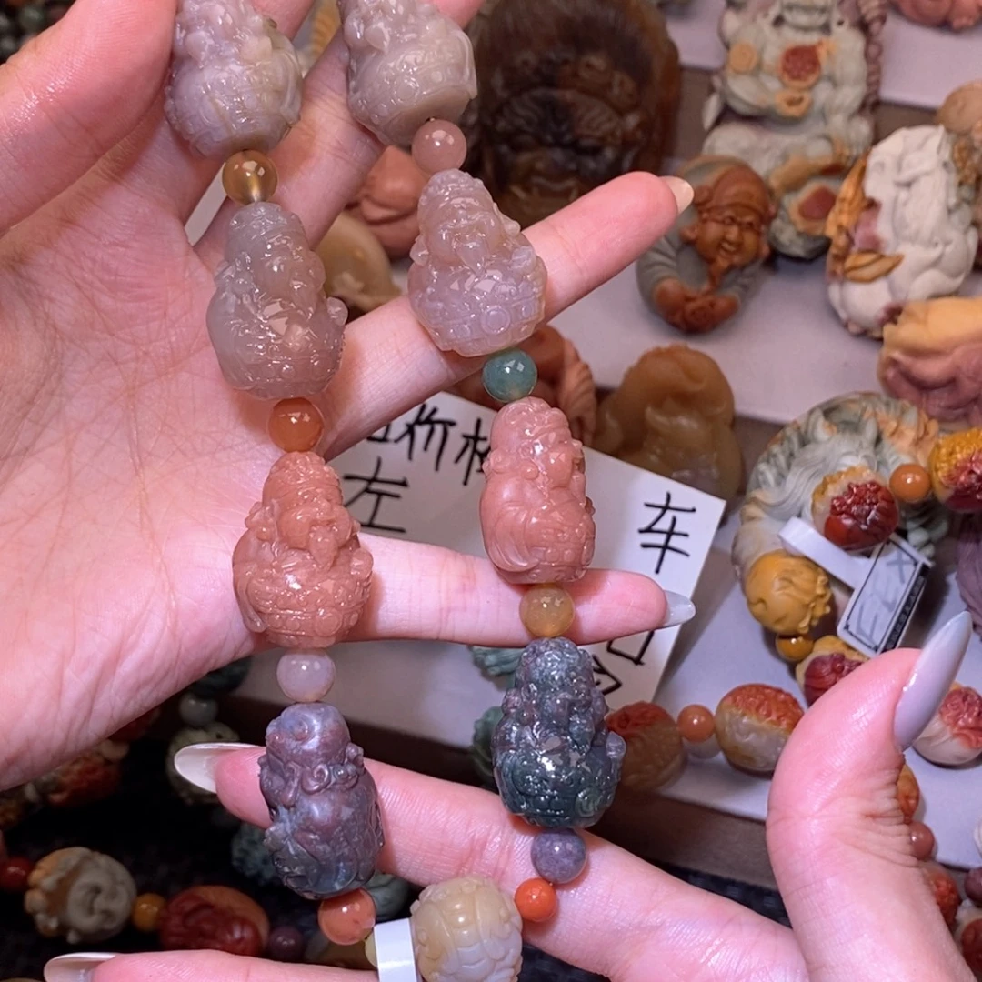 未镶嵌手链石英质玉（阿拉善玉）