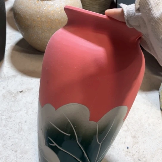 罐默认微瑕，有孔编号21-270