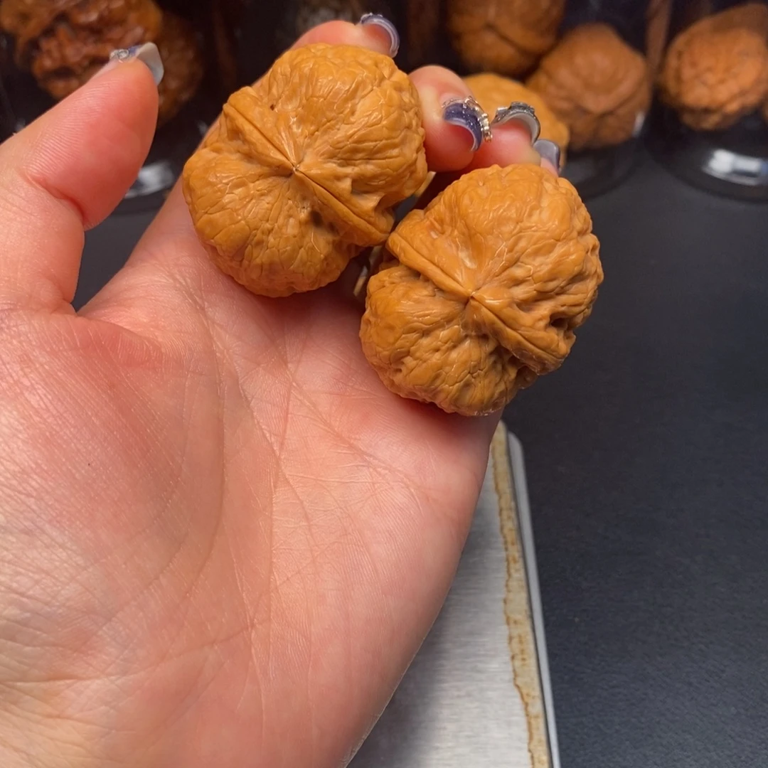 文玩核桃吊坠粗筋卧龙