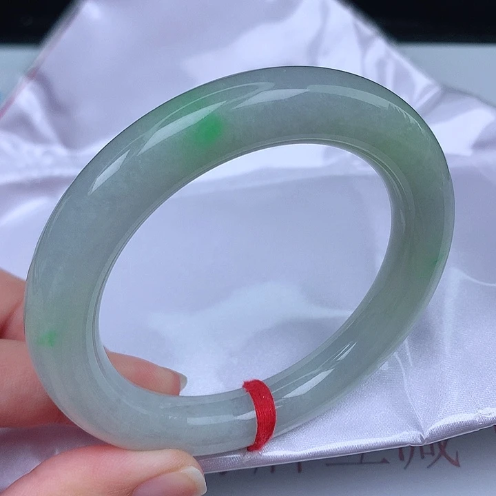 未镶嵌手镯（圆镯）翡翠天然