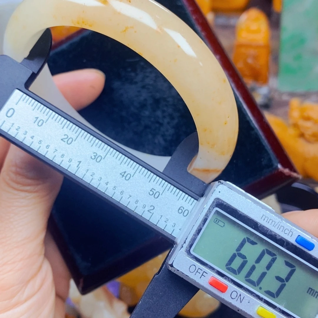 石英质玉（黄龙玉）未镶嵌吊坠(不含链)