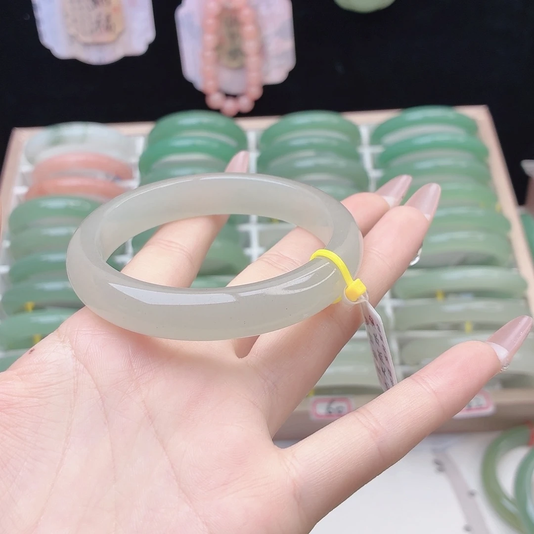 石英质玉未镶嵌手镯58