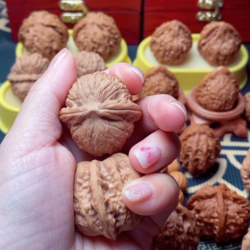 【闪购商品】文玩核桃把件好*生乾隆磨