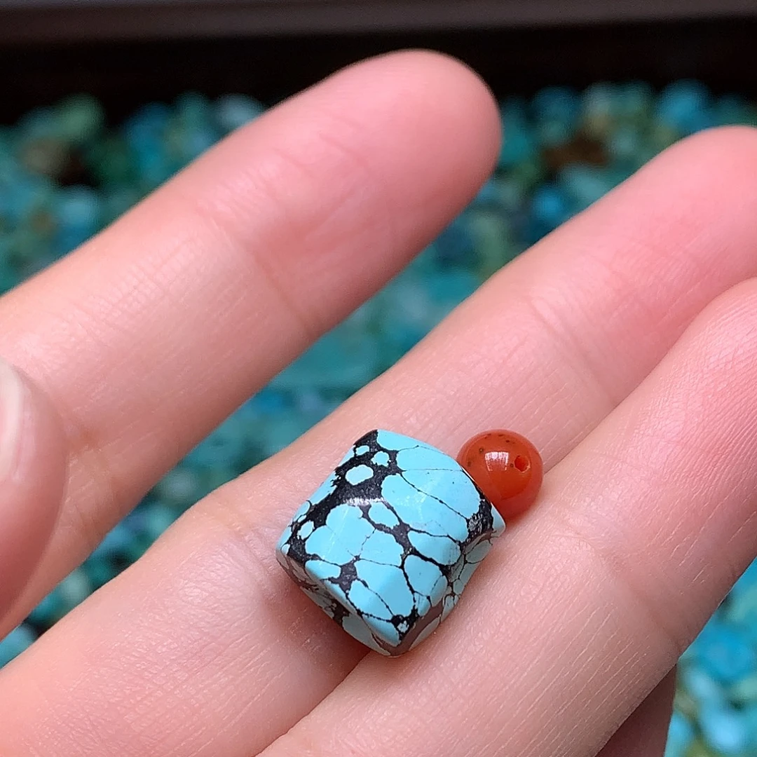 南红玛瑙未镶嵌珠宝奇石