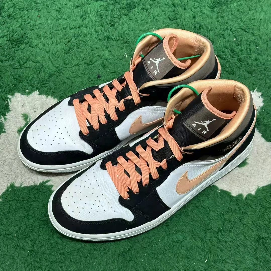 95新 MM6 44码/ AJ1 黑粉 高帮板鞋 无原盒/ dh0210