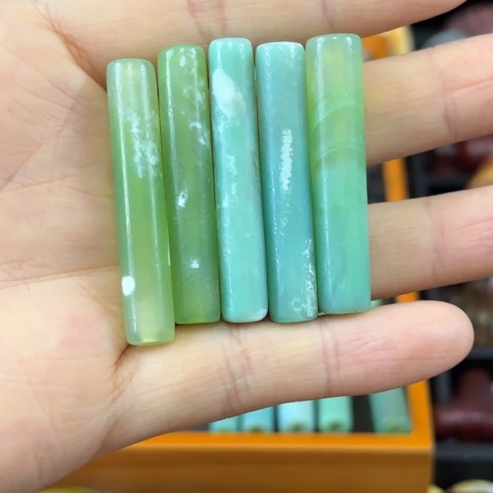 阳***光玛瑙/玉髓未镶嵌颈饰