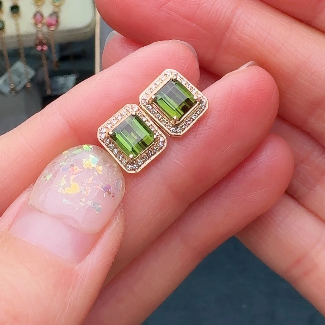 18K金镶嵌碧玺耳钉