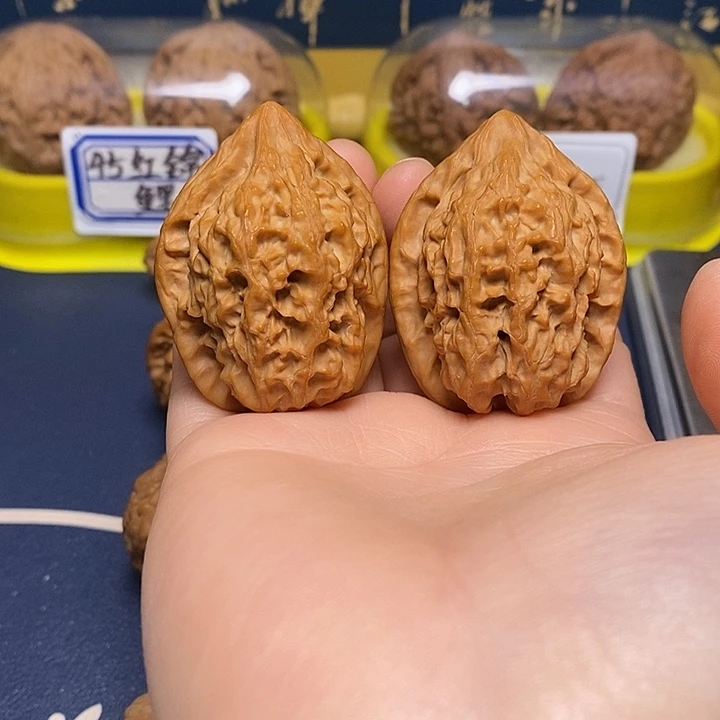 把件文玩核桃上古鸡心