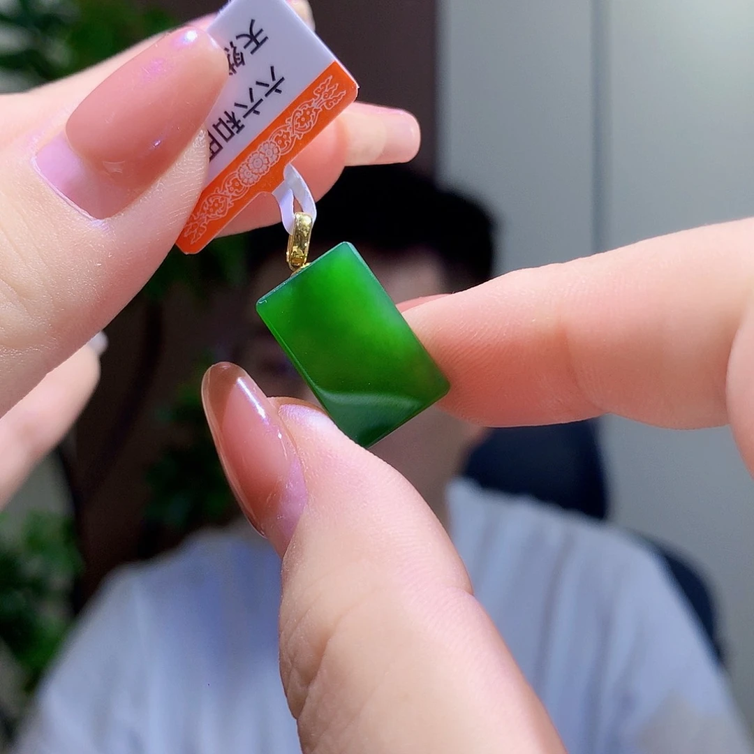 和田玉（碧玉）18K金镶嵌颈饰