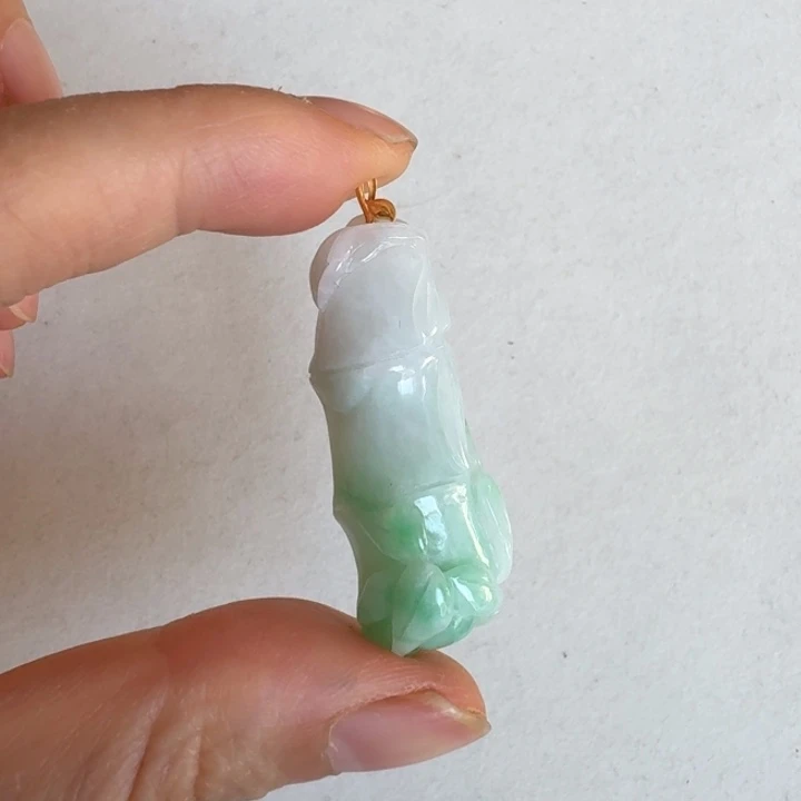 翡翠18K金镶嵌颈饰节节高升 立体