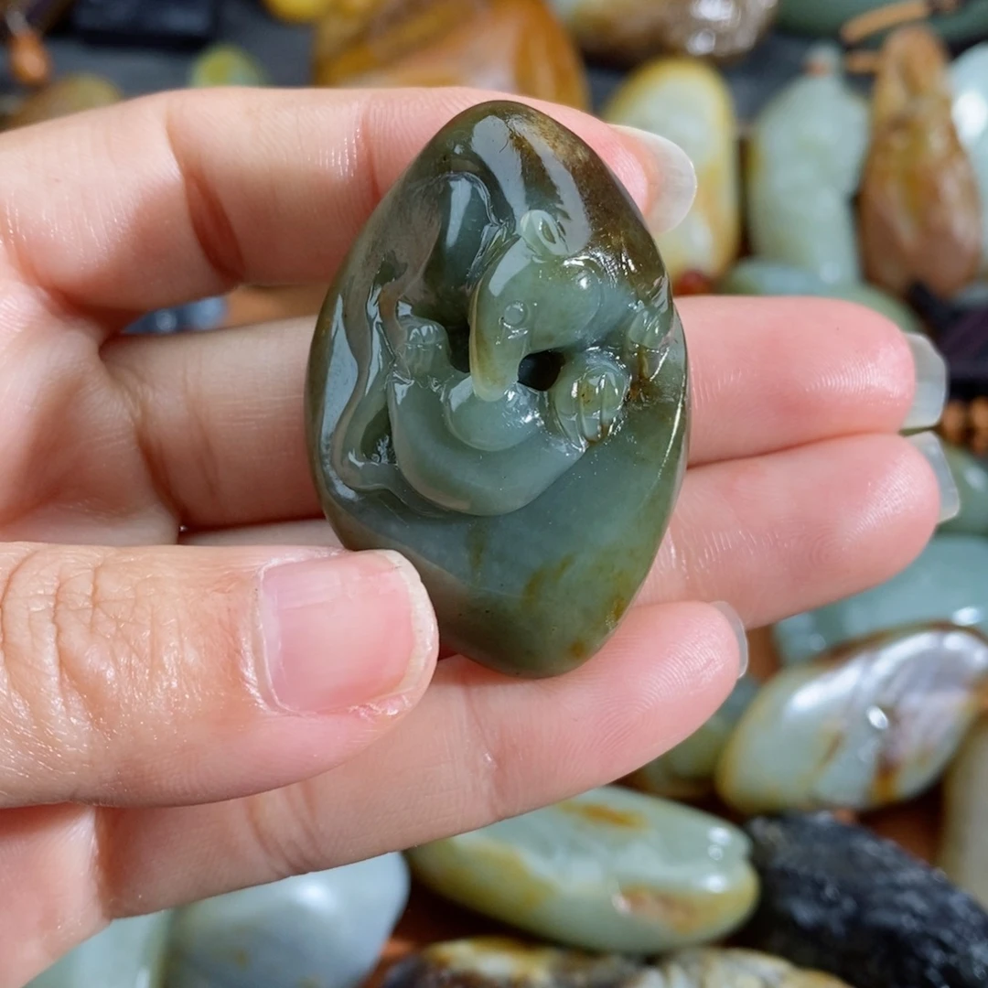 和田玉未镶嵌颈饰