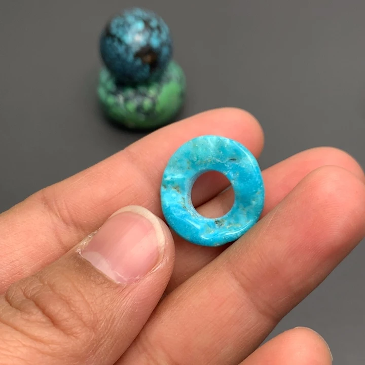 绿松石颈饰未镶嵌