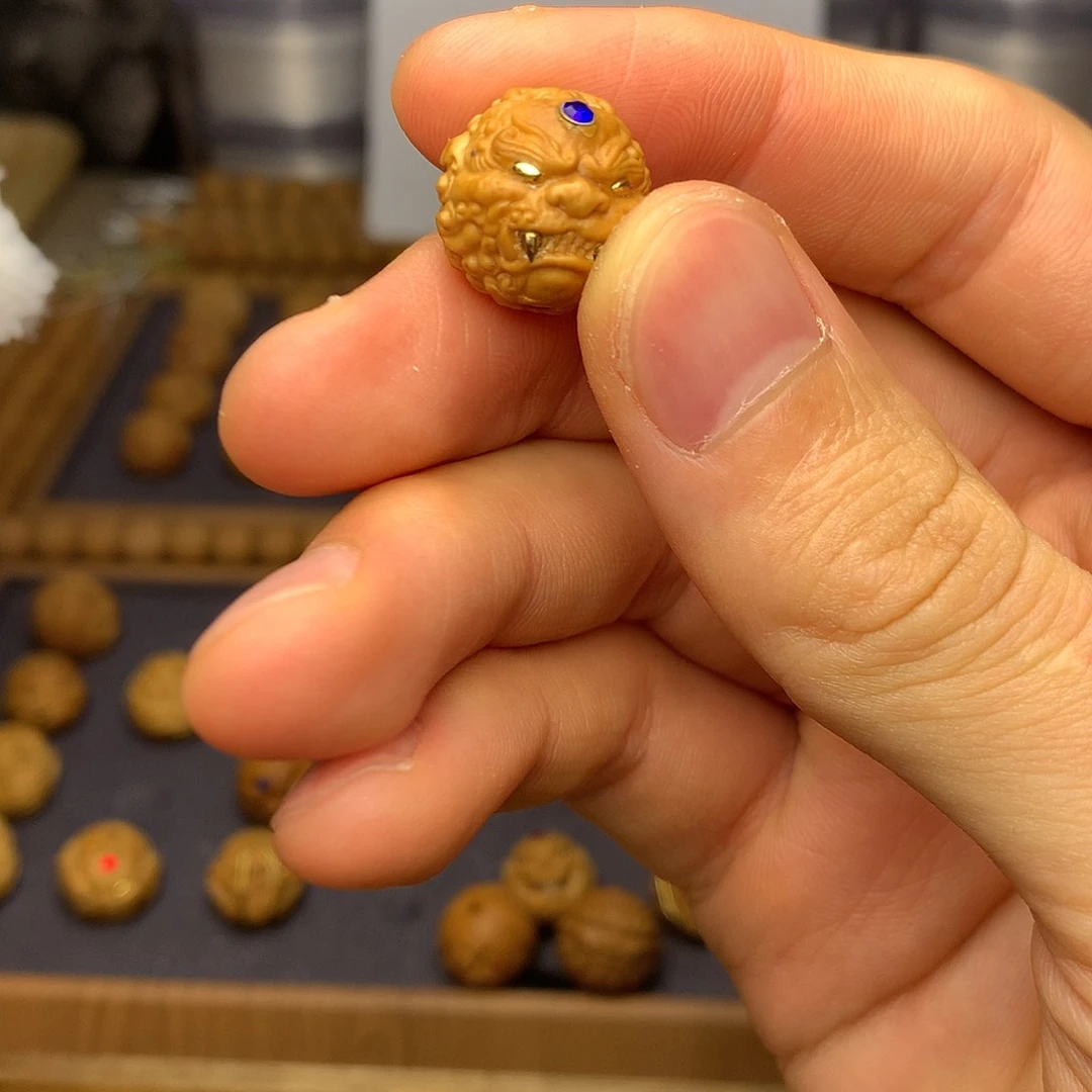 嘚***驾猴头核桃吊坠饕餮