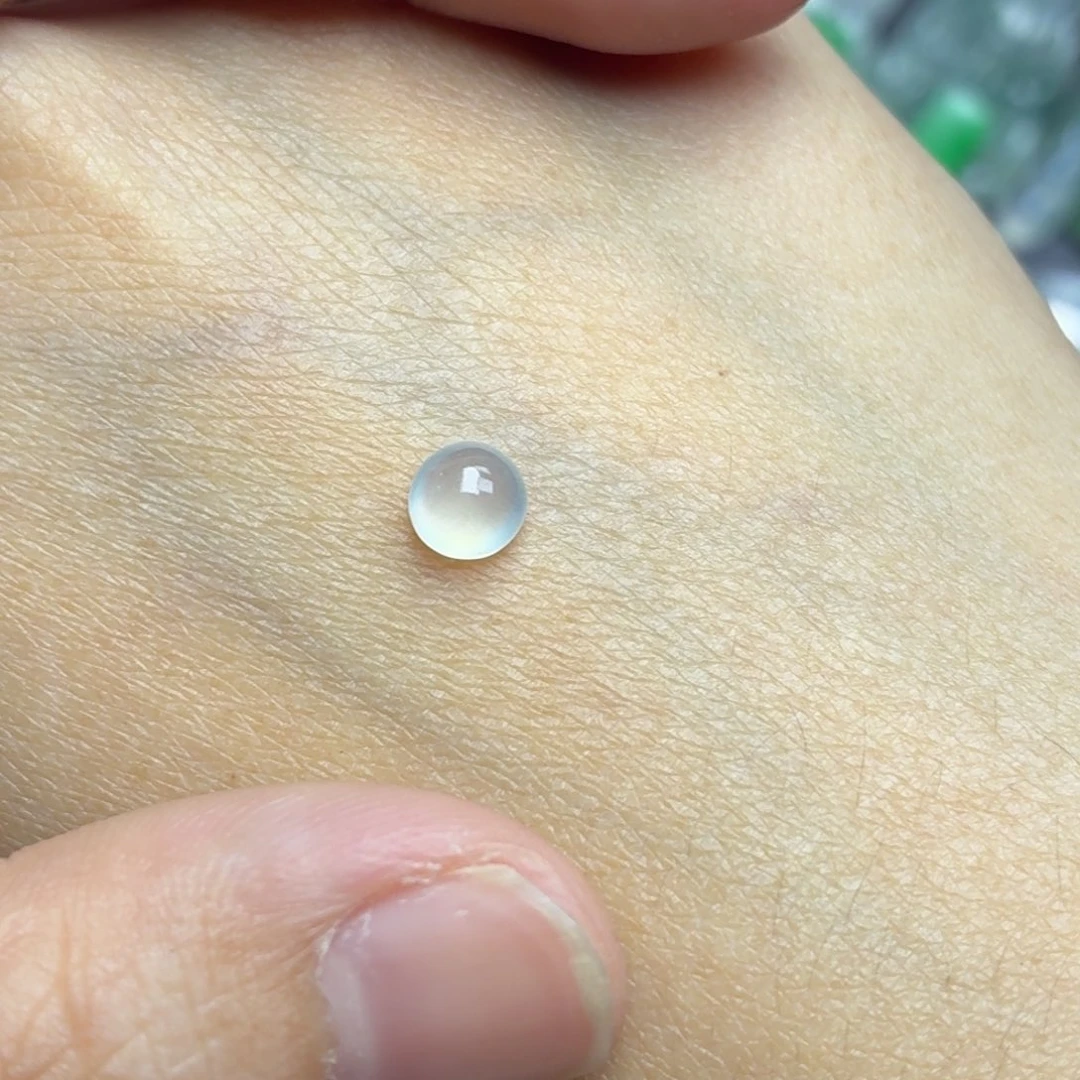 翡翠未镶嵌颈饰白冰蛋