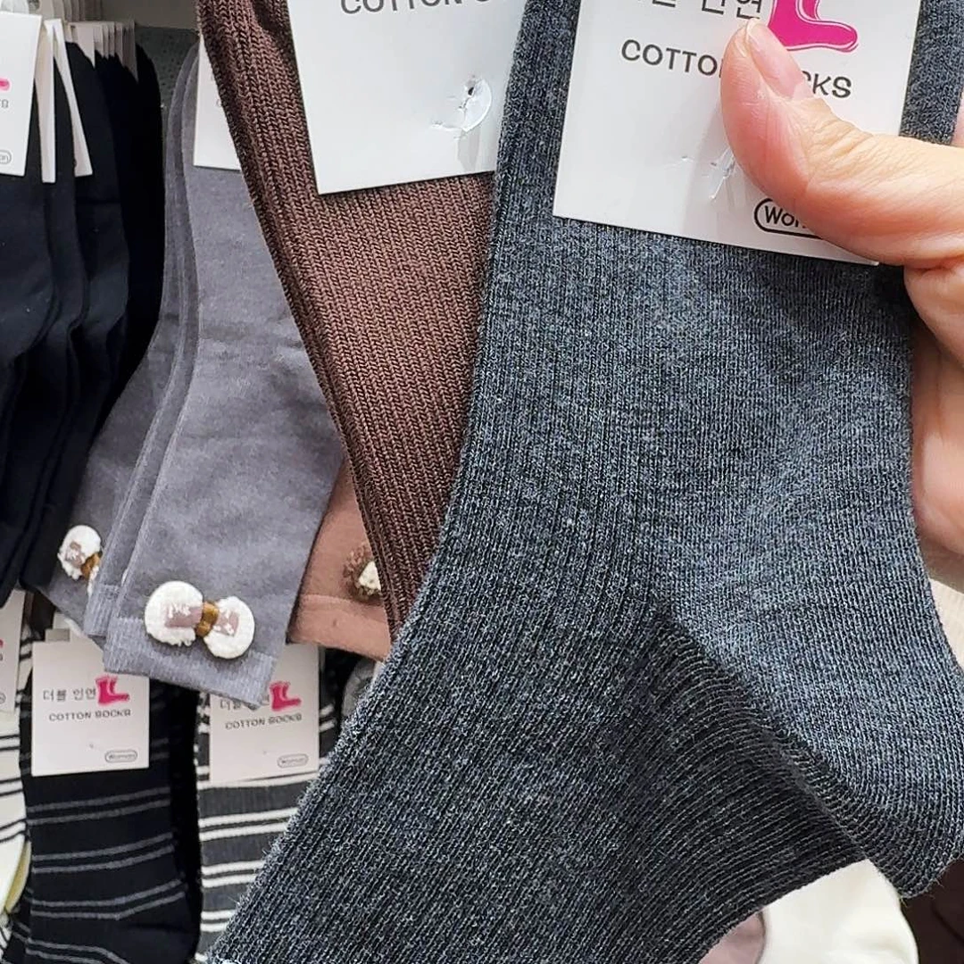 皮质非金属袜子两双