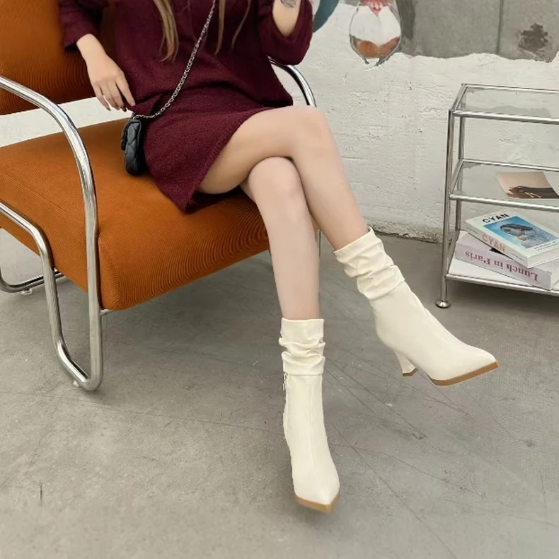 815-20  新款时尚气质细跟尖头百搭时装靴（加绒款）