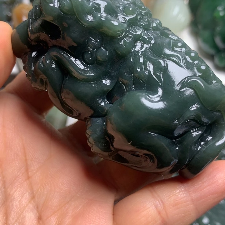 蓝***涛和田玉未镶嵌颈饰