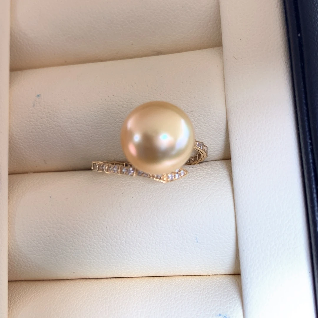 戒指18K金镶嵌海水珍珠