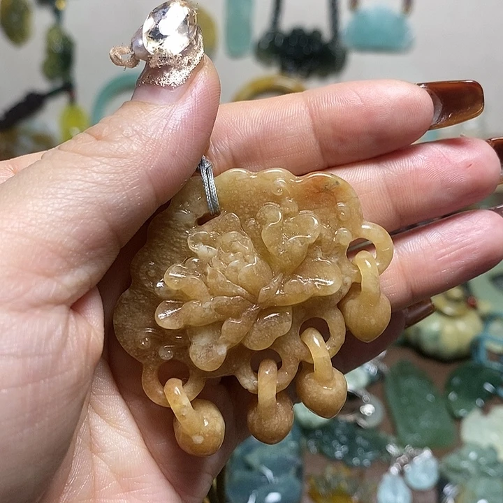 蛇纹石玉吊坠未镶嵌跟****?