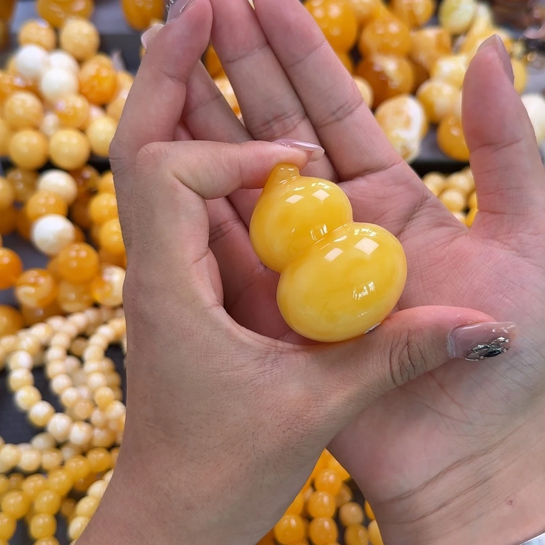 蜜蜡未镶嵌珠宝奇石