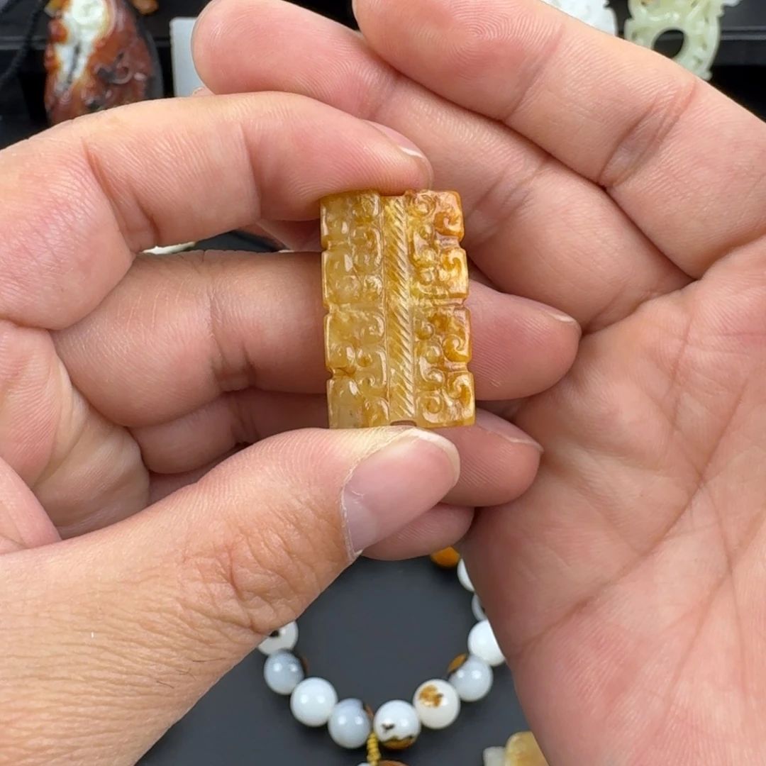 和田玉（糖玉）未镶嵌颈饰贵