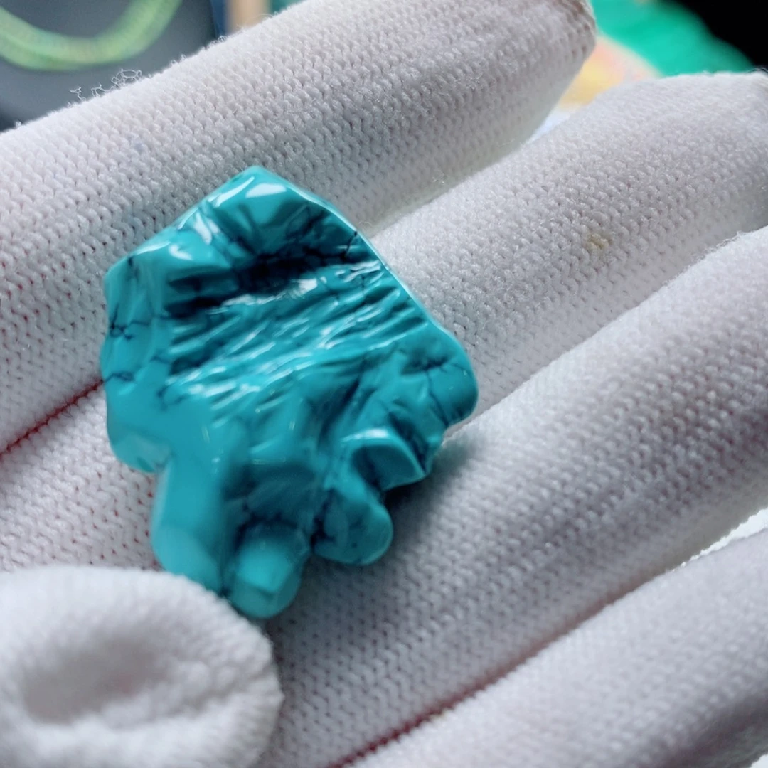 绿松石未镶嵌颈饰果**爸