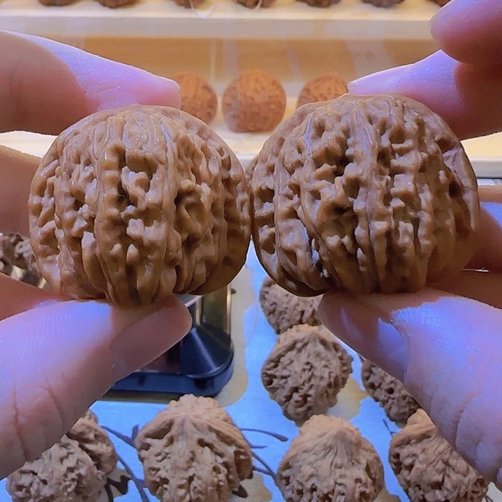 文玩核桃把件四座楼文玩核桃38尺（有修）