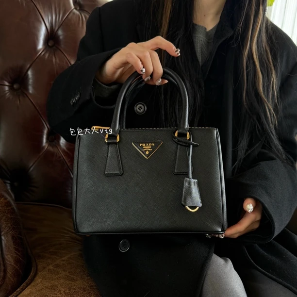 99新 Prada/普拉达 （新款在售）黑金中号杀手包单肩包