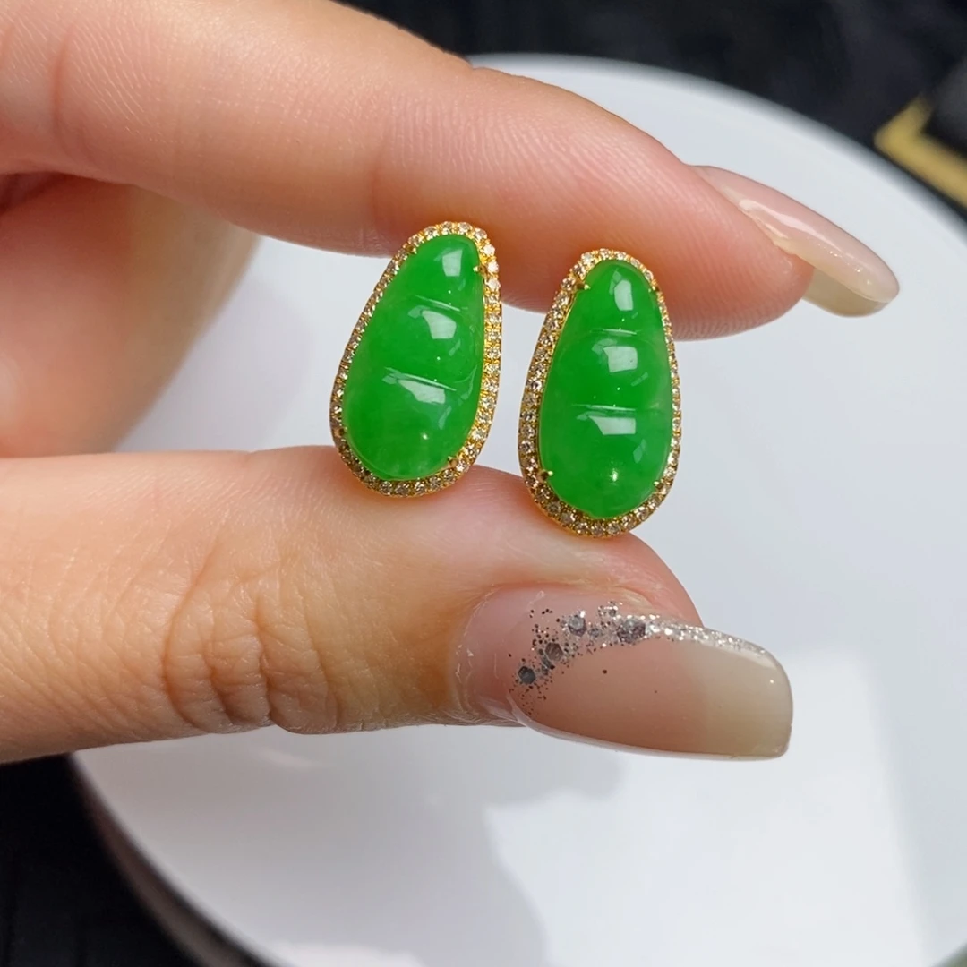 18K金镶嵌翡翠耳饰福豆
